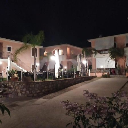 מרינה די קמרוטה Hotel San Domenico מראה חיצוני תמונה